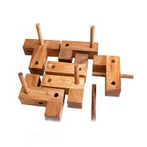 Деревянная головоломка Куб с гвоздями
